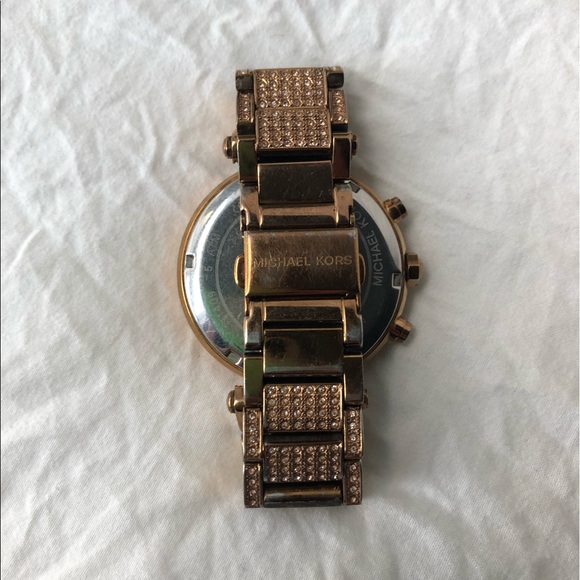 Michael Kors Ladies Swarovski Rose Gold Watch - Picture 3 of 4